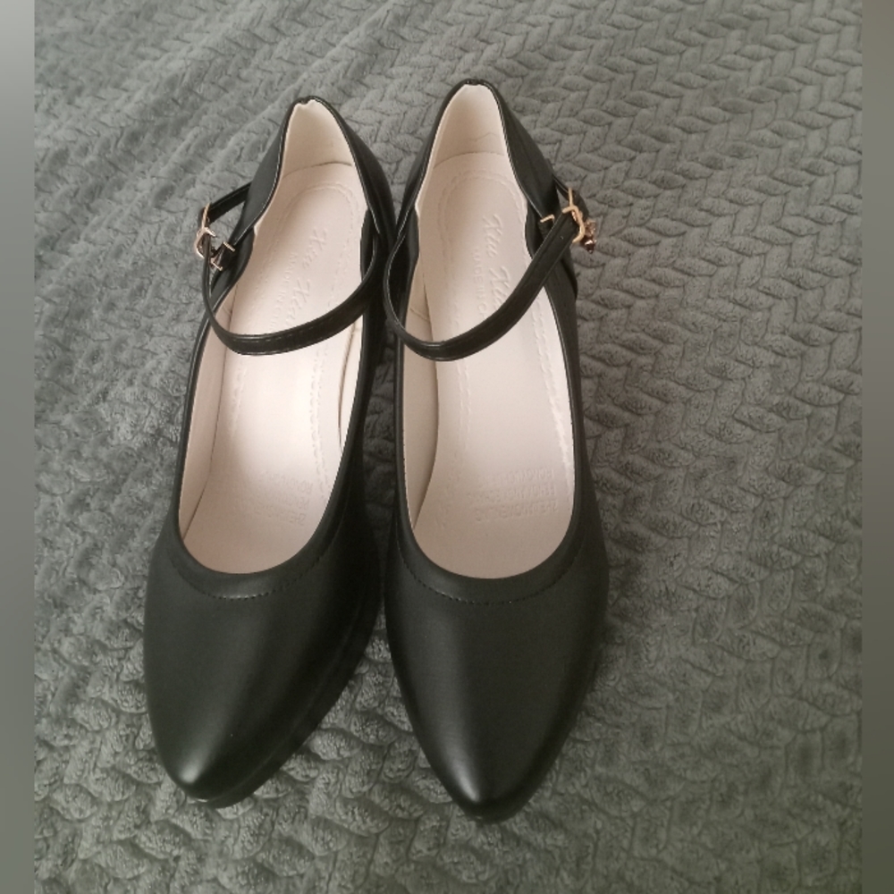 Black high heel shoes.